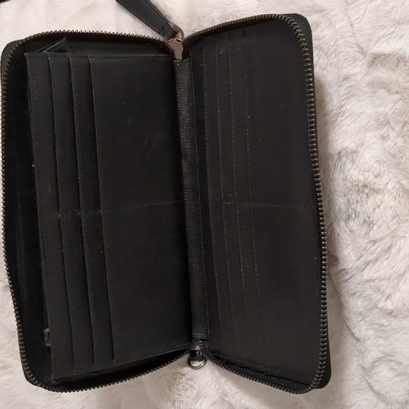 KENNETH COLE Women's Black Wallet - Picture 5 of 8